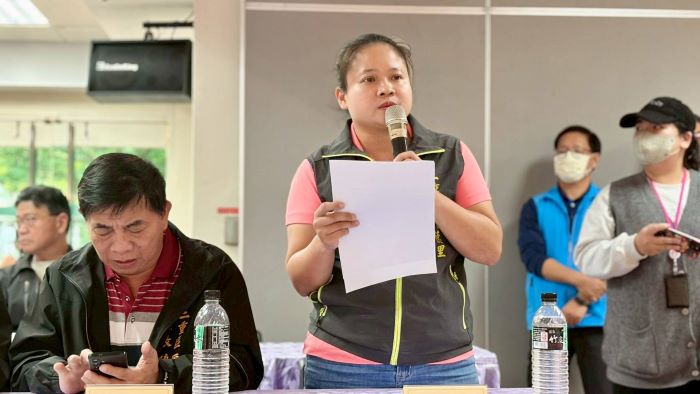 行動治理赴三重 侯:重大工程如期如質完工 35 《圖說》培德里盧姿貝里長希爭取里內增加活動空間。〈民政局提供〉