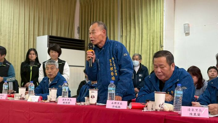 行動治理抵達萬金 侯:祝福市民「安駒(居)樂業」 18 《圖說》金山重和里長賴蔡標反映基層建設之需求。〈民政局提供〉