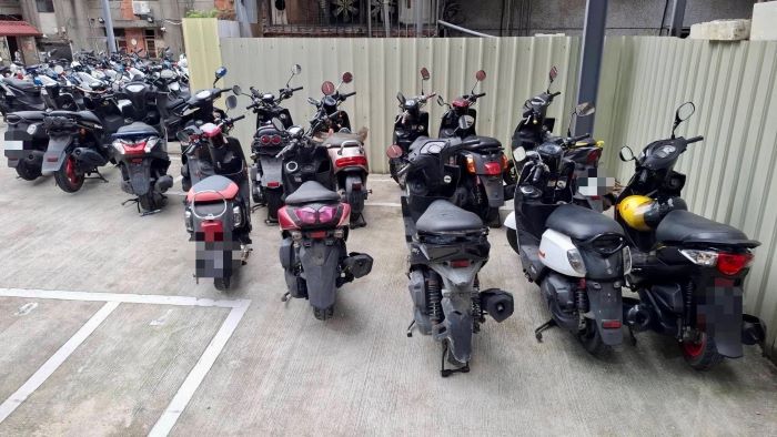 酒毒駕零容忍 海山警強力執法成果亮眼 38 《圖說》海山新北警「酒(毒)駕大執法」專案勤務,導入毒品唾液快篩試劑,提升查緝效率與準確度,全力守護市民生命財產安全。〈海山分局提供〉