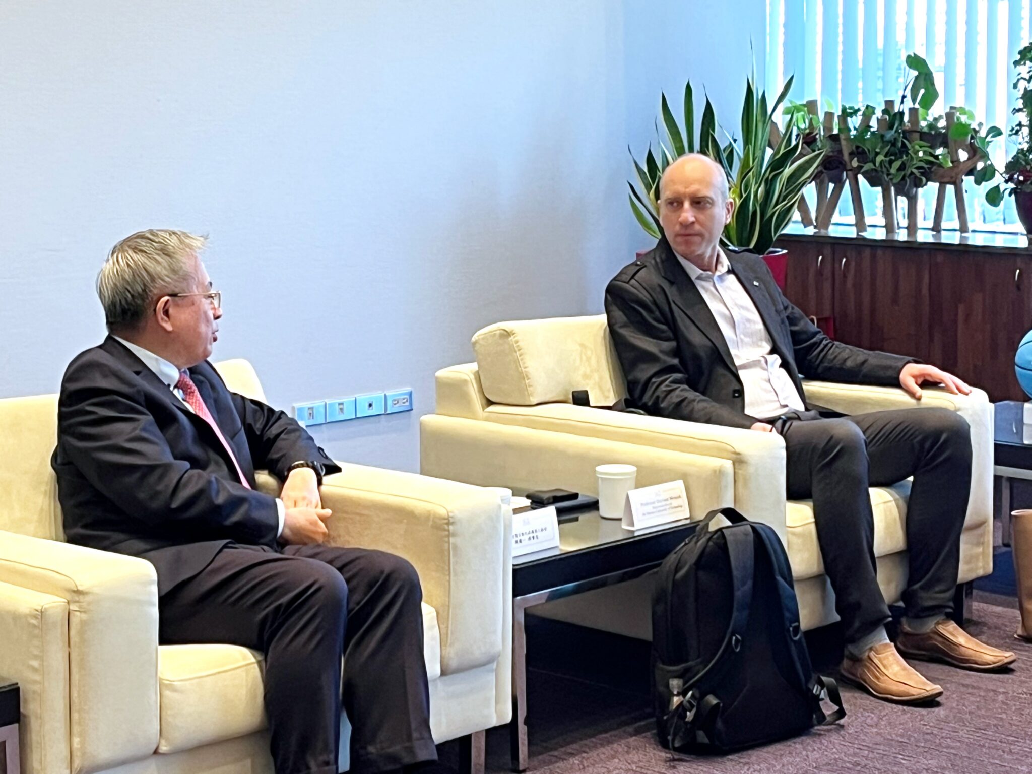 波蘭格利維采市訪團拜訪中市府 鄭副市長:盼攜手拓展智慧科技合作 波蘭格利維采市訪團拜訪中市府 鄭副市長:盼攜手拓展智慧科技合作