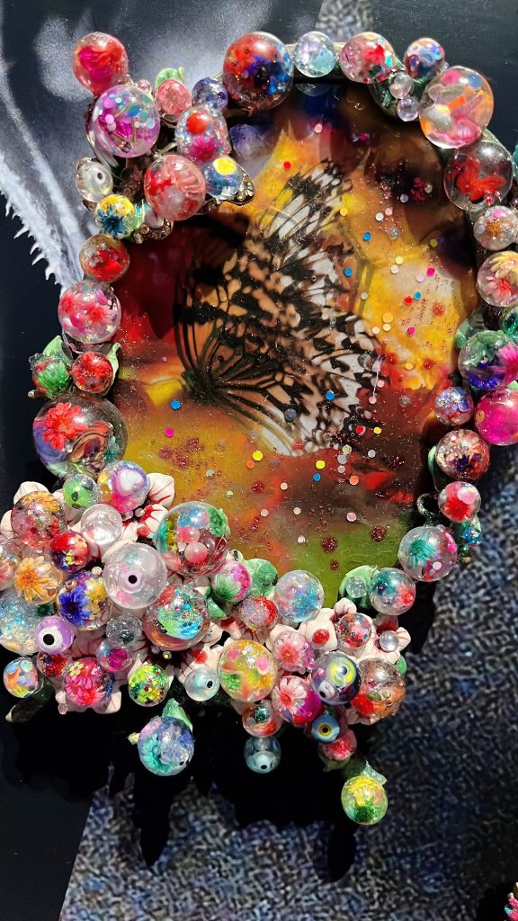 《彼岸、此岸》 在蜷川實花的沈浸式繁花中,我靜下來——生與死的凝望 《彼岸、此岸》 在蜷川實花的沈浸式繁花中,我靜下來——生與死的凝望