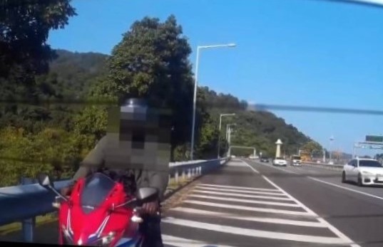 男子騎重機誤闖國5 國道警開罰 男子騎重機誤闖國5 國道警開罰