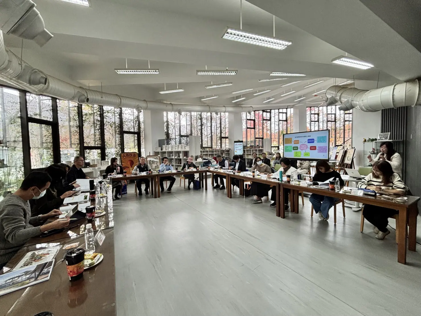 讓閱讀點亮學習心靈! 中市「閱讀教育輔導團」客製化深耕校園 打造優質閱讀環境 讓閱讀點亮學習心靈! 中市「閱讀教育輔導團」客製化深耕校園 打造優質閱讀環境