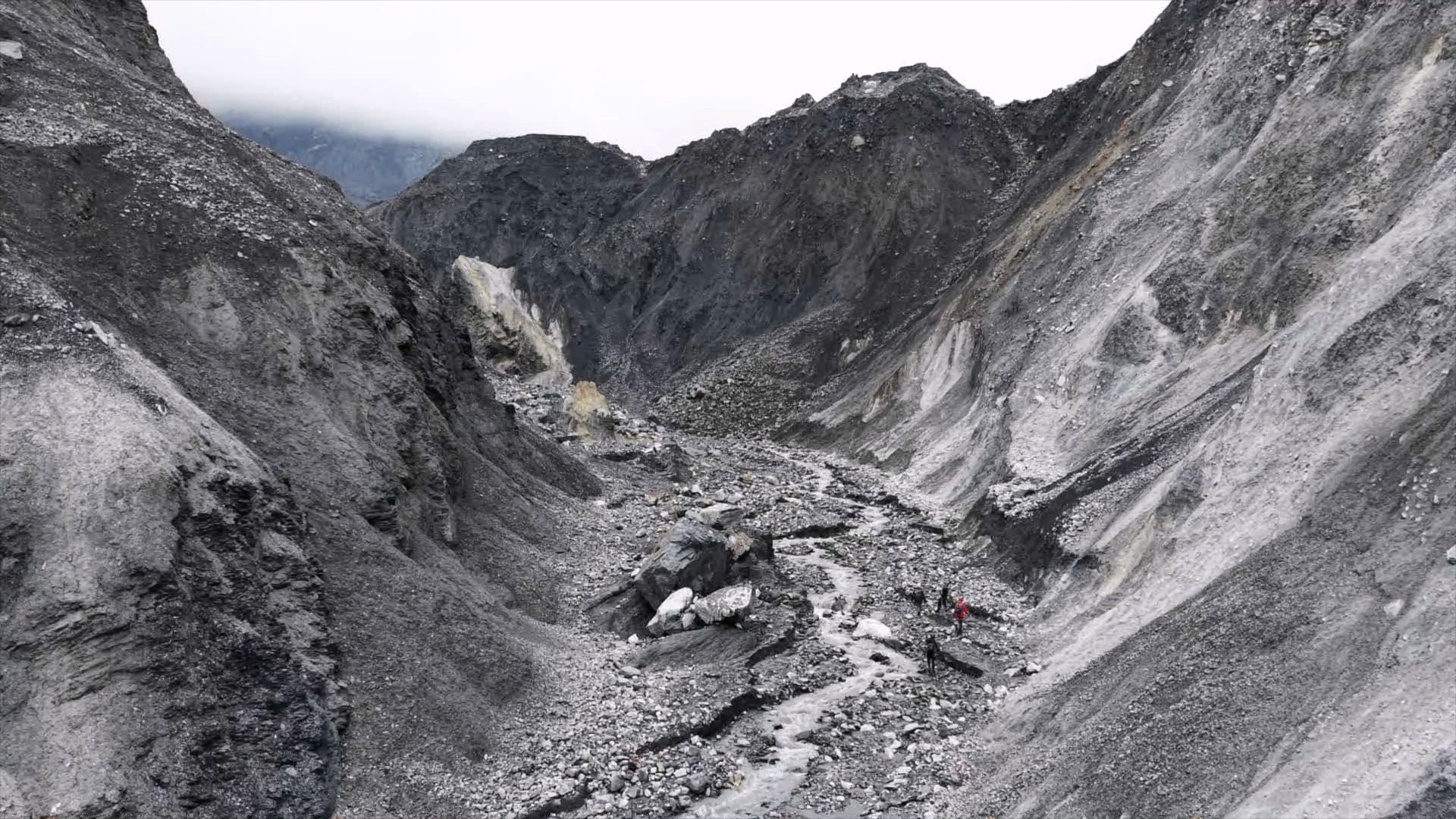公視新聞部《我們的島》再探馬太鞍溪堰塞湖 深入上游崩塌地 直擊地形地貌劇變現場 公視新聞部《我們的島》再探馬太鞍溪堰塞湖 深入上游崩塌地 直擊地形地貌劇變現場