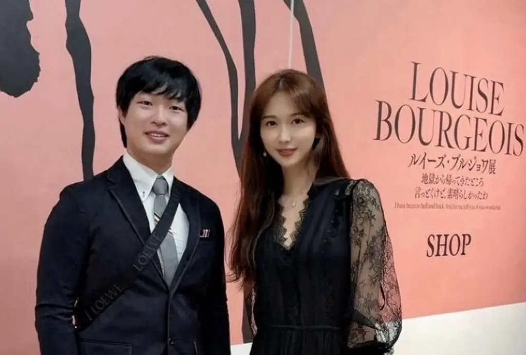 蔣榮宗 林志玲因藝術結緣相遇 兩人竟是同日生日的壽星更多了一層默契與話題 蔣榮宗 林志玲因藝術結緣相遇 兩人竟是同日生日的壽星更多了一層默契與話題