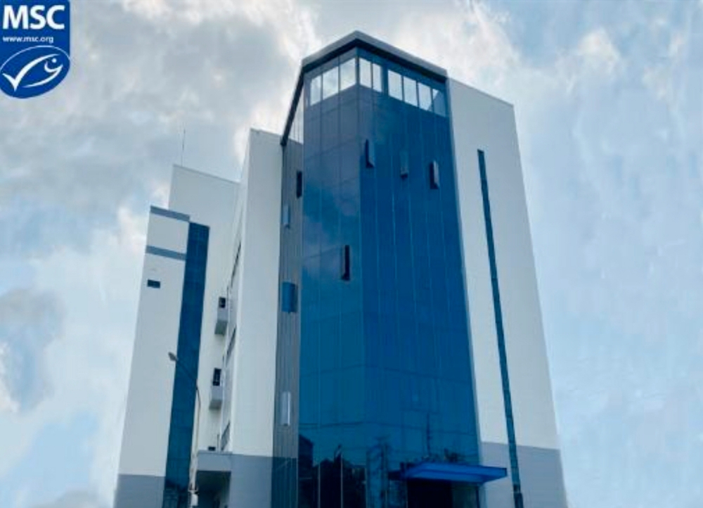 守護鮪魚極鮮時刻 政澄水產讓台灣鱻味登上國際舞台 5 02%E6%94%BF%E6%BE%84%E6%B0%B4%E7%94%A2%E6%89%93%E9%80%A0%E5%85%A8%E5%8F%B0%E9%A6%96%E5%BA%A7%E4%BD%8E%E7%A2%B3%E6%99%BA%E6%85%A7%E9%AE%AA%E9%AD%9A%E5%8A%A0%E5%B7%A5%E5%BB%A0%EF%BC%8C%E5%B1%95%E7%8F%BE%E5%8F%B0%E7%81%A3%E6%B0%B4%E7%94%A2%E7%94%A2%E6%A5%AD%E9%82%81%E5%90%91%E6%B0%B8%E7%BA%8C%E8%88%87%E6%99%BA%E6%85%A7%E5%8C%96%E7%9A%84%E9%87%8C%E7%A8%8B