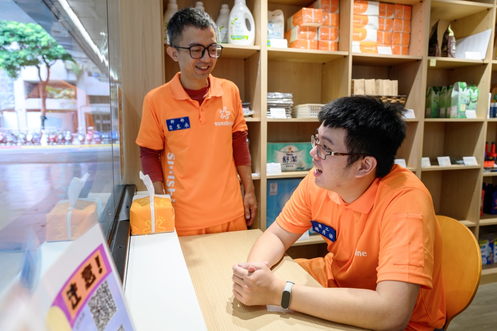 穩穩走出屬於自己的節奏 施彥佑的一步一腳印 13 02%E6%96%BD%E5%BD%A5%E4%BD%91%E5%9C%A8%E5%B0%B1%E6%9C%8D%E5%93%A1%E7%9A%84%E4%B8%80%E5%B0%8D%E4%B8%80%E9%99%AA%E4%BC%B4%E8%88%87%E6%8C%87%E5%B0%8E%E4%B8%8B%EF%BC%8C%E9%80%90%E6%AD%A5%E5%BB%BA%E7%AB%8B%E8%87%AA%E4%BF%A1%E8%88%87%E5%AE%89%E5%85%A8%E6%84%9F