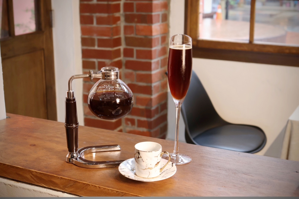 森間咖啡深坑廳開幕:以咖啡虹吸手沖教學認證班,打造城市慢生活儀式 5 02%E6%A3%AE%E9%96%93%E5%92%96%E5%95%A1%E6%B7%B1%E5%9D%91%E5%BB%B3%E9%96%8B%E5%B9%95