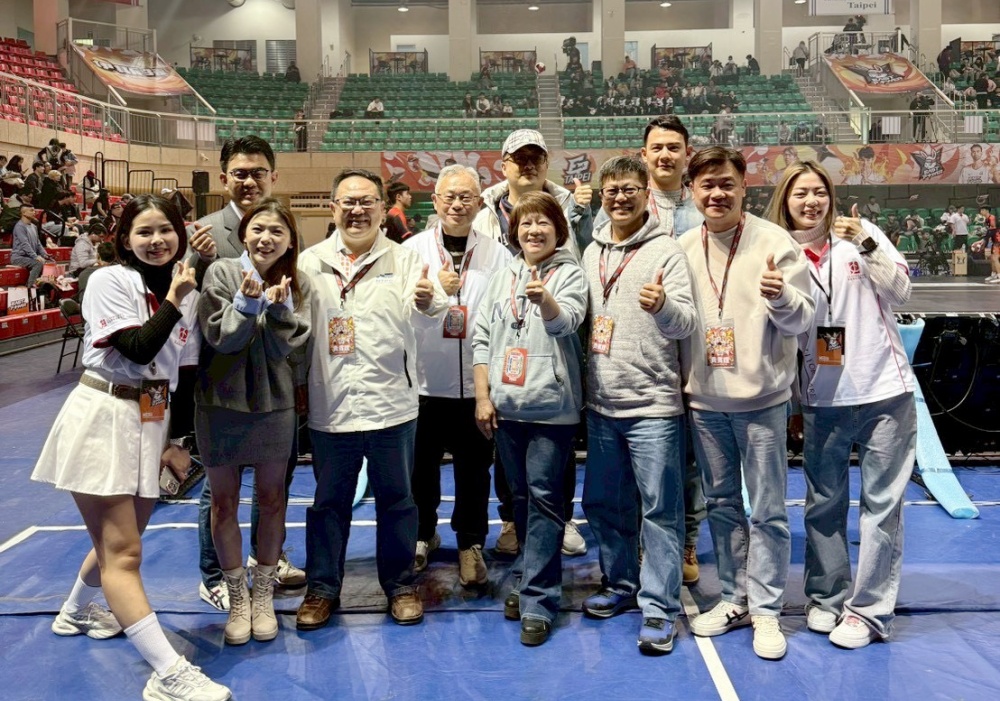 點亮偏鄉排球夢!俐富創辦人王俐喬發起「孩子的第一場夢想賽」 7 03%E4%BF%90%E5%AF%8C%E5%89%B5%E8%BE%A6%E4%BA%BA%E7%8E%8B%E4%BF%90%E5%96%AC%E7%99%BC%E8%B5%B7%E3%80%8C%E5%AD%A9%E5%AD%90%E7%9A%84%E7%AC%AC%E4%B8%80%E5%A0%B4%E5%A4%A2%E6%83%B3%E8%B3%BD%E3%80%8D