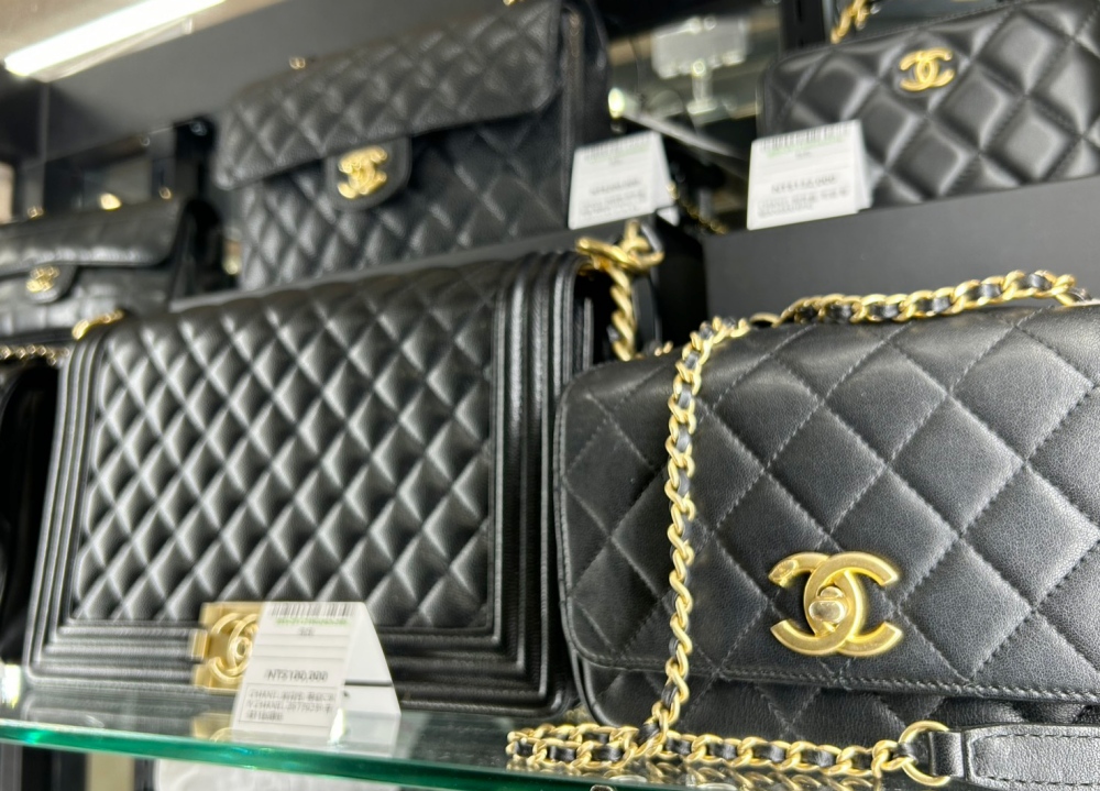 日本最大二手服飾收購品牌「寶物工廠」以「價值再生工廠」理念 重塑二手時尚消費新體驗 10 03%E6%97%A5%E6%9C%AC%E6%9C%80%E5%A4%A7%E4%BA%8C%E6%89%8B%E6%9C%8D%E9%A3%BE%E6%94%B6%E8%B3%BC%E5%93%81%E7%89%8C%E5%AF%B6%E7%89%A9%E5%B7%A5%E5%BB%A0