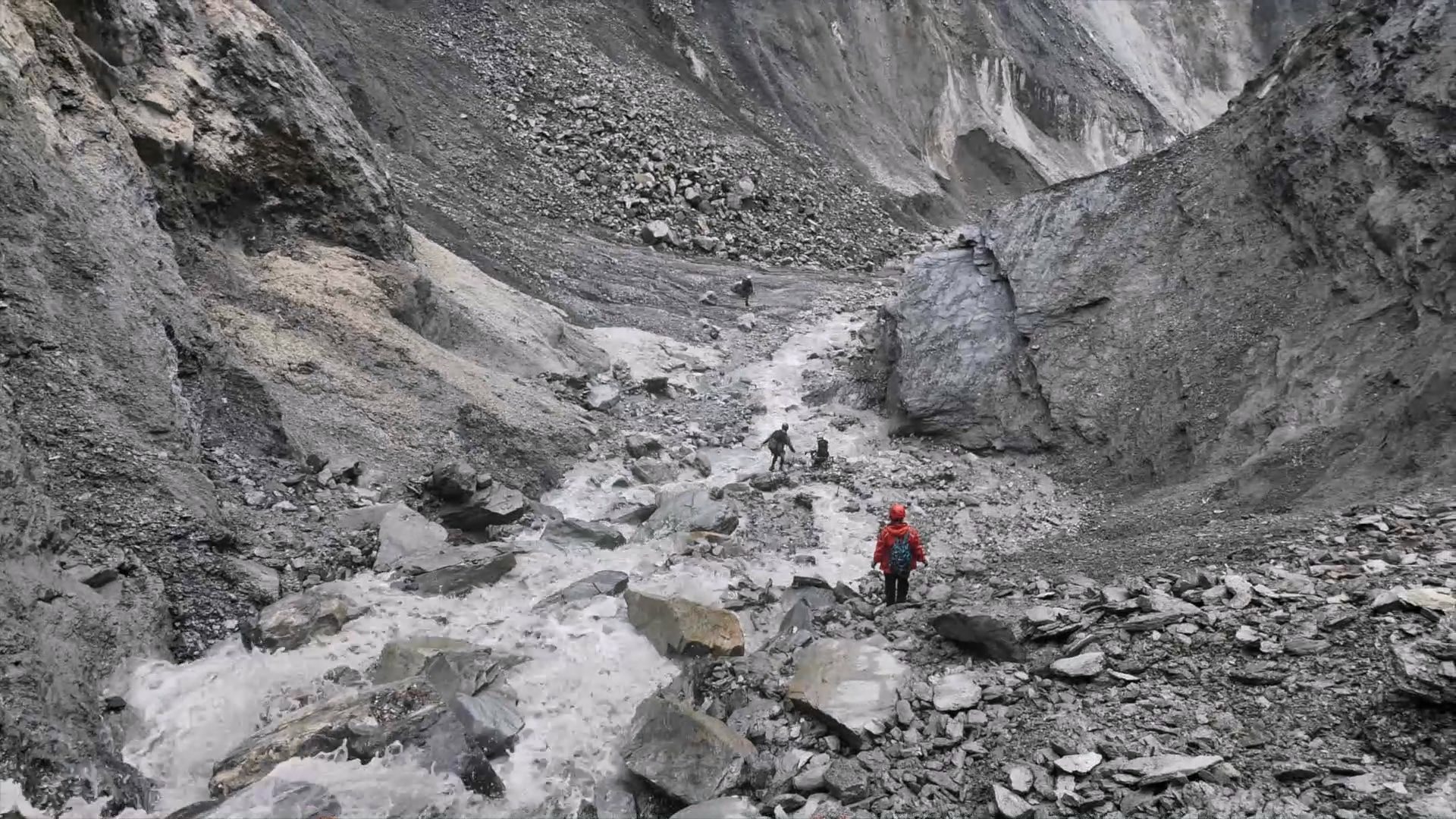 公視新聞部《我們的島》再探馬太鞍溪堰塞湖 深入上游崩塌地 直擊地形地貌劇變現場 公視新聞部《我們的島》再探馬太鞍溪堰塞湖 深入上游崩塌地 直擊地形地貌劇變現場