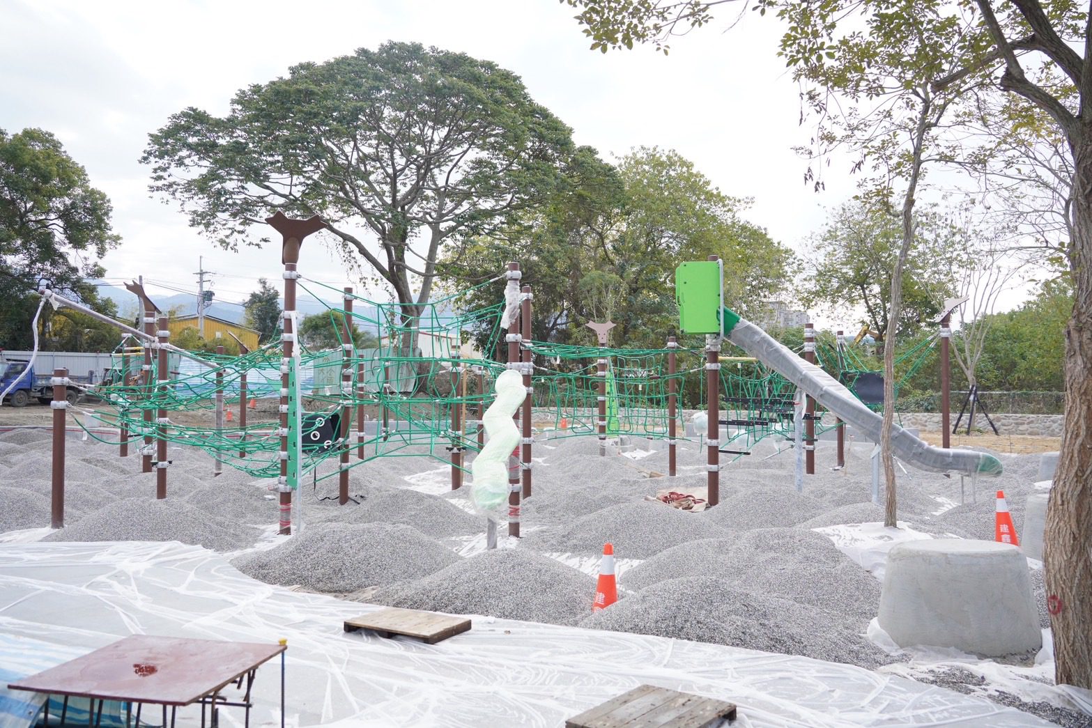 「全國首座」! 東勢獨角仙生態公園成形 建設局長:進度破8成、力拼4月啟用 「全國首座」! 東勢獨角仙生態公園成形 建設局長:進度破8成、力拼4月啟用