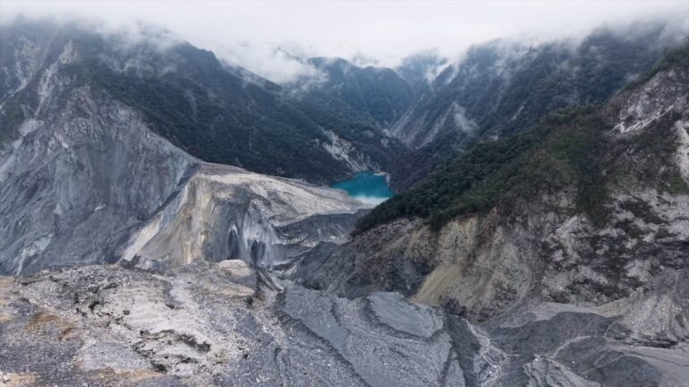 公視新聞部《我們的島》再探馬太鞍溪堰塞湖 深入上游崩塌地 直擊地形地貌劇變現場