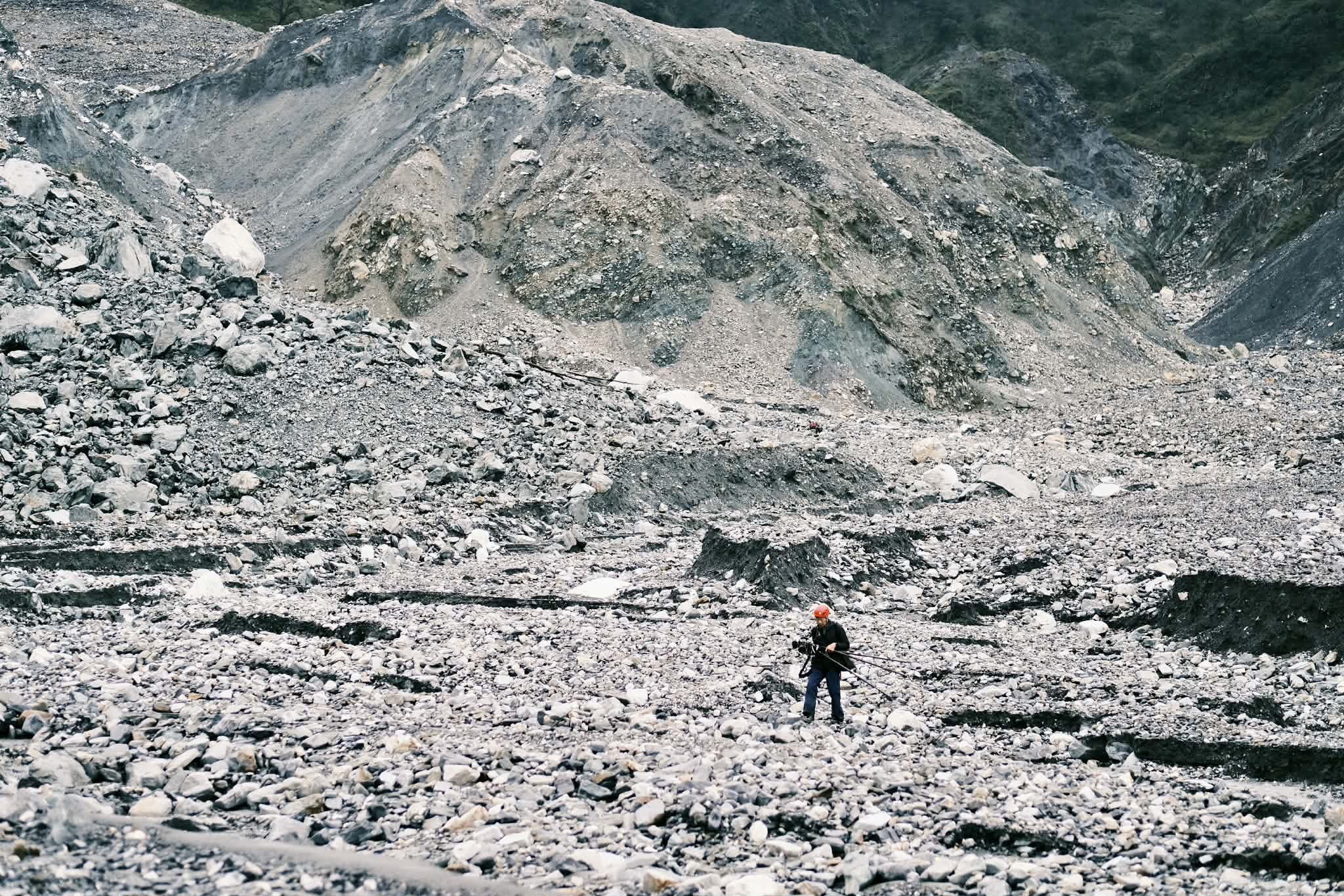 公視新聞部《我們的島》再探馬太鞍溪堰塞湖 深入上游崩塌地 直擊地形地貌劇變現場 公視新聞部《我們的島》再探馬太鞍溪堰塞湖 深入上游崩塌地 直擊地形地貌劇變現場