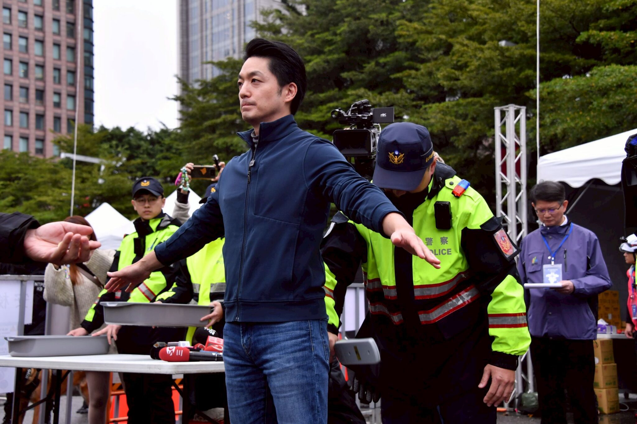 3,014人投入執勤 蔣萬安跨年前夕視察啟動13項維安 3,014人投入執勤 蔣萬安跨年前夕視察啟動13項維安