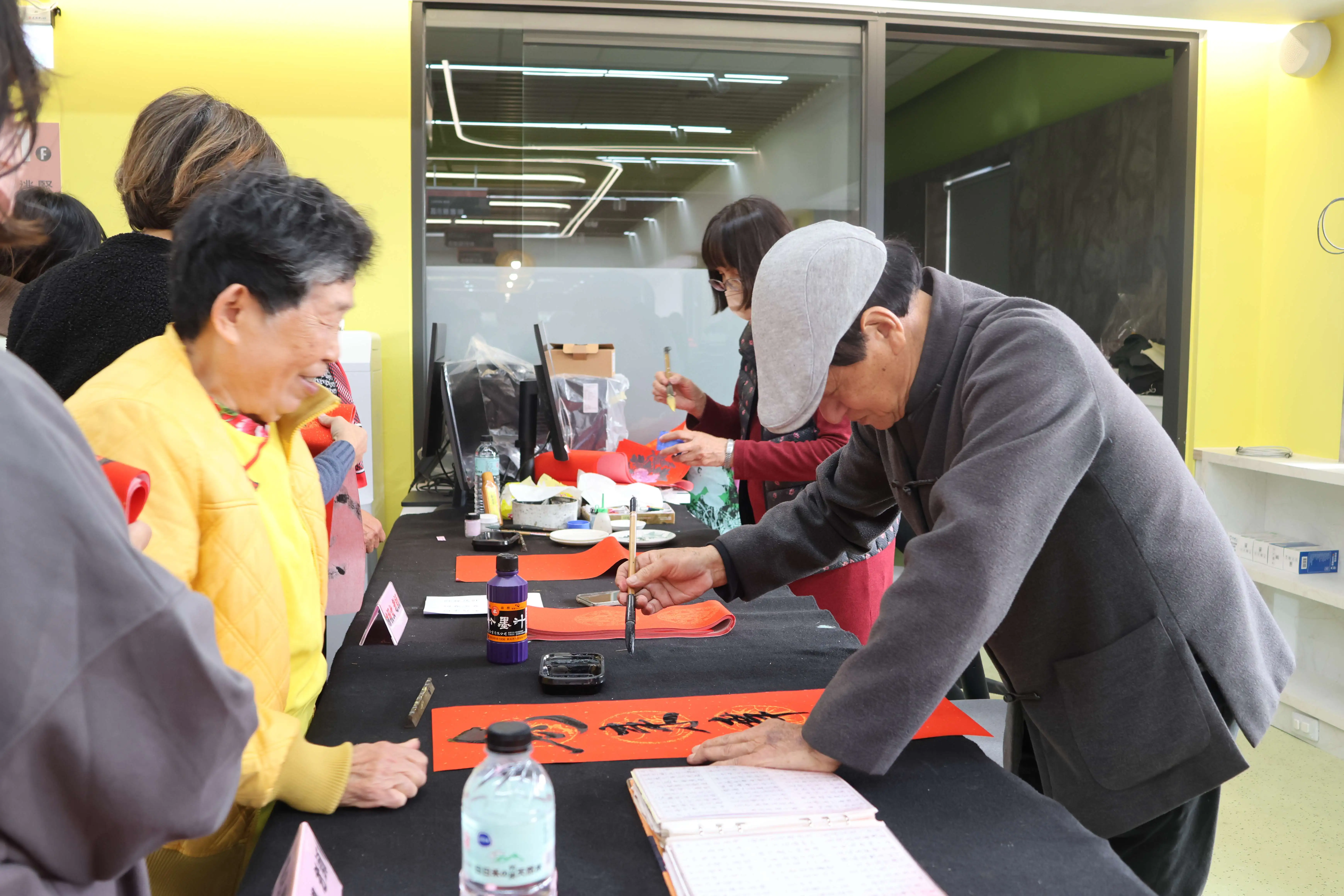 中央、地方與企業攜手 斥資8千400萬 崙背大客廳熱鬧啟用 中央、地方與企業攜手 斥資8千400萬 崙背大客廳熱鬧啟用