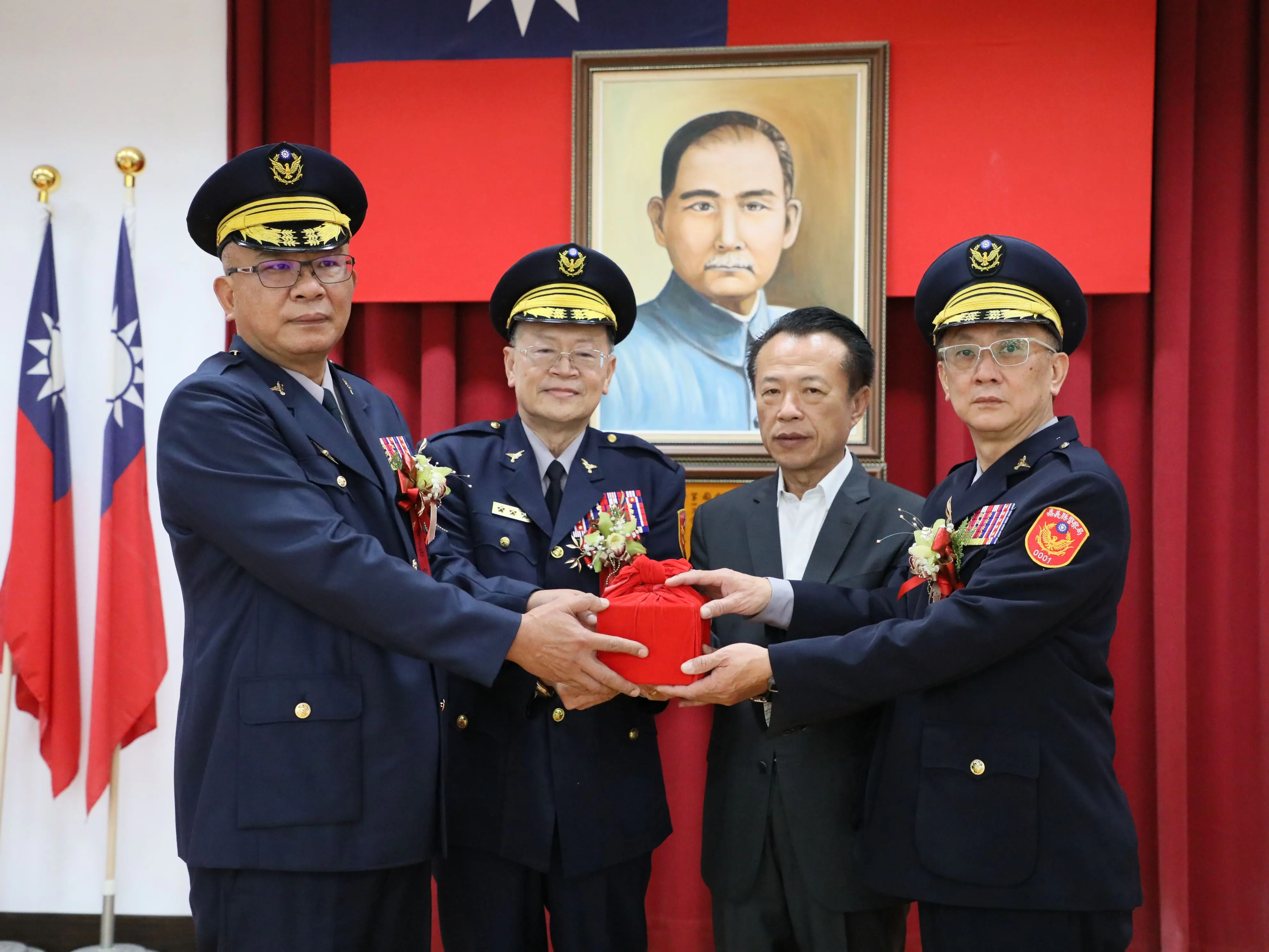 古瑞麟接任嘉義縣警察局長　翁章梁見證交接典禮