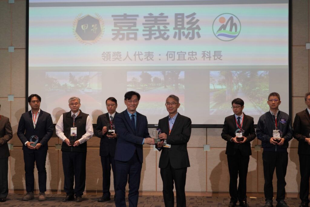 嘉義縣打造友善行人科技城 獲市區道路養護暨人行環境考評甲等肯定 嘉義縣打造友善行人科技城 獲市區道路養護暨人行環境考評甲等肯定