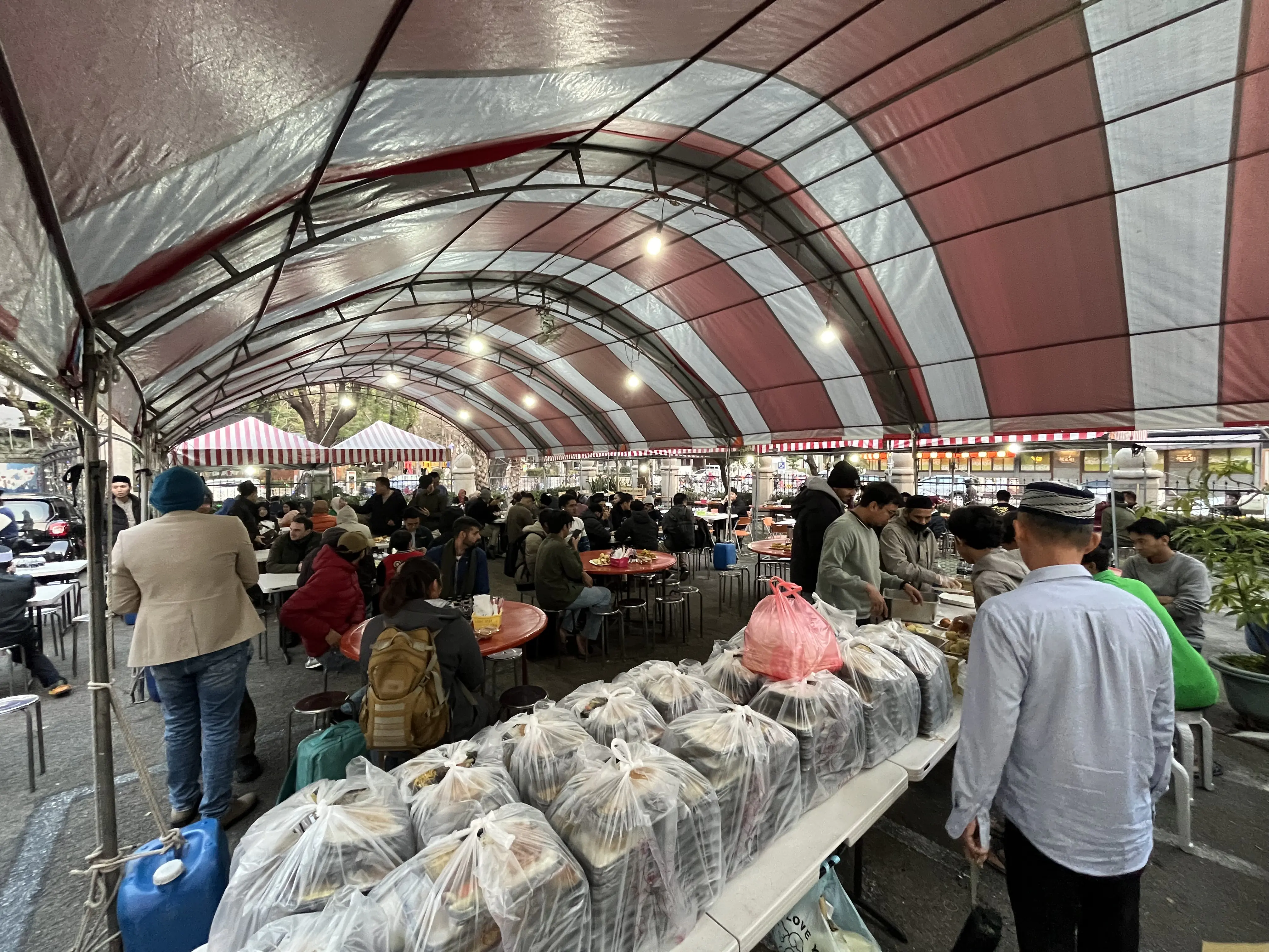 虔誠迎接2026(伊曆1447年)RAMADAN齋戒月 台中清真寺積極籌辦「開齋飯服務」倡導善功與美德 虔誠迎接2026(伊曆1447年)RAMADAN齋戒月 台中清真寺積極籌辦「開齋飯服務」倡導善功與美德