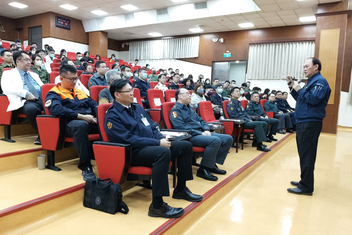 季連成赴國軍高雄總醫院開講 整合軍民醫療量能 季連成赴國軍高雄總醫院開講 整合軍民醫療量能