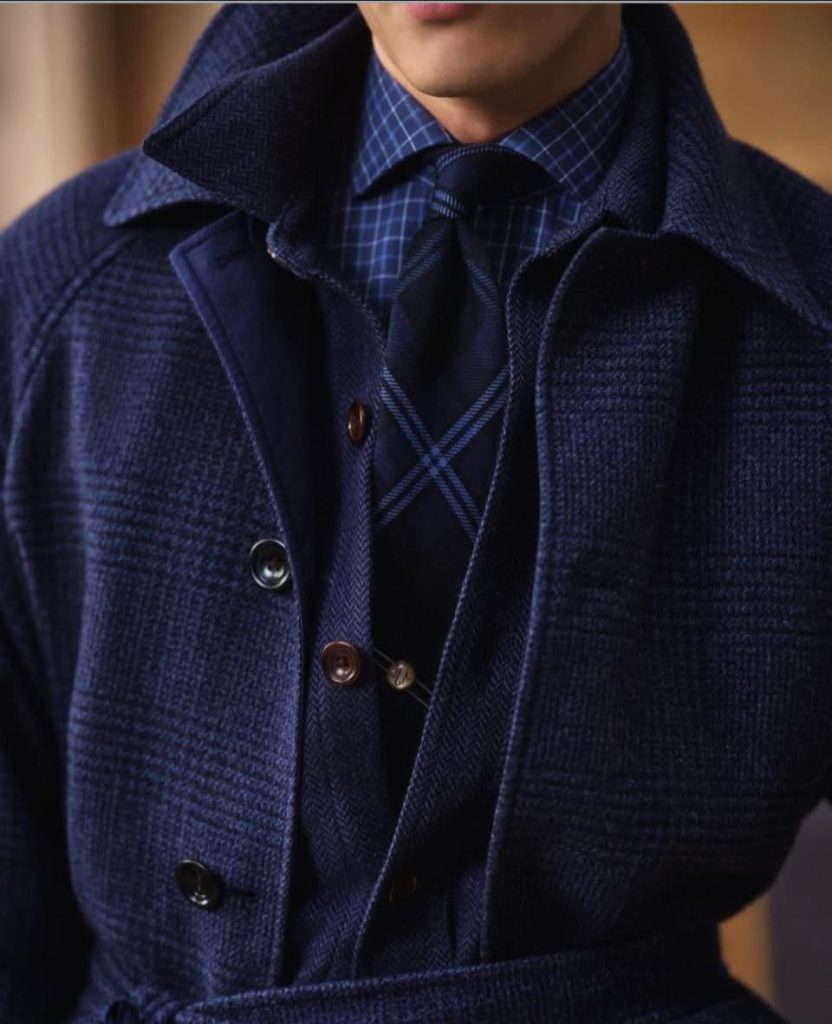 層疊之藍的成熟浪漫 Ralph Lauren 冬季美學的靜謐力量 層疊之藍的成熟浪漫 Ralph Lauren 冬季美學的靜謐力量