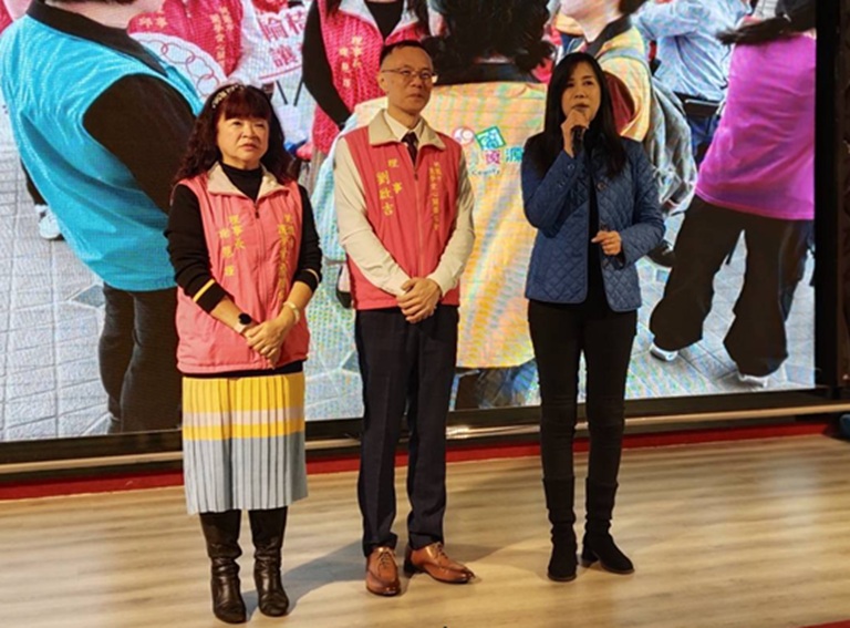 12年慈善「每月一愛」不間斷行善144場 理事長謝慧謹卸任交棒 12年慈善「每月一愛」不間斷行善144場 理事長謝慧謹卸任交棒