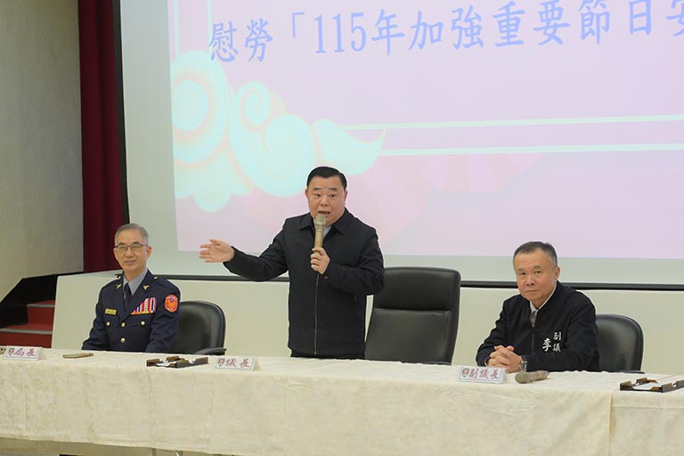 邱奕勝議長率議員春節前夕慰勞警消 市議會成警消後盾守護桃園安全 邱奕勝議長率議員春節前夕慰勞警消 市議會成警消後盾守護桃園安全