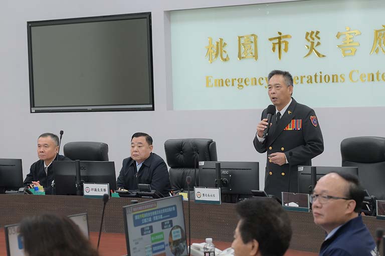 邱奕勝議長率議員春節前夕慰勞警消 市議會成警消後盾守護桃園安全 邱奕勝議長率議員春節前夕慰勞警消 市議會成警消後盾守護桃園安全