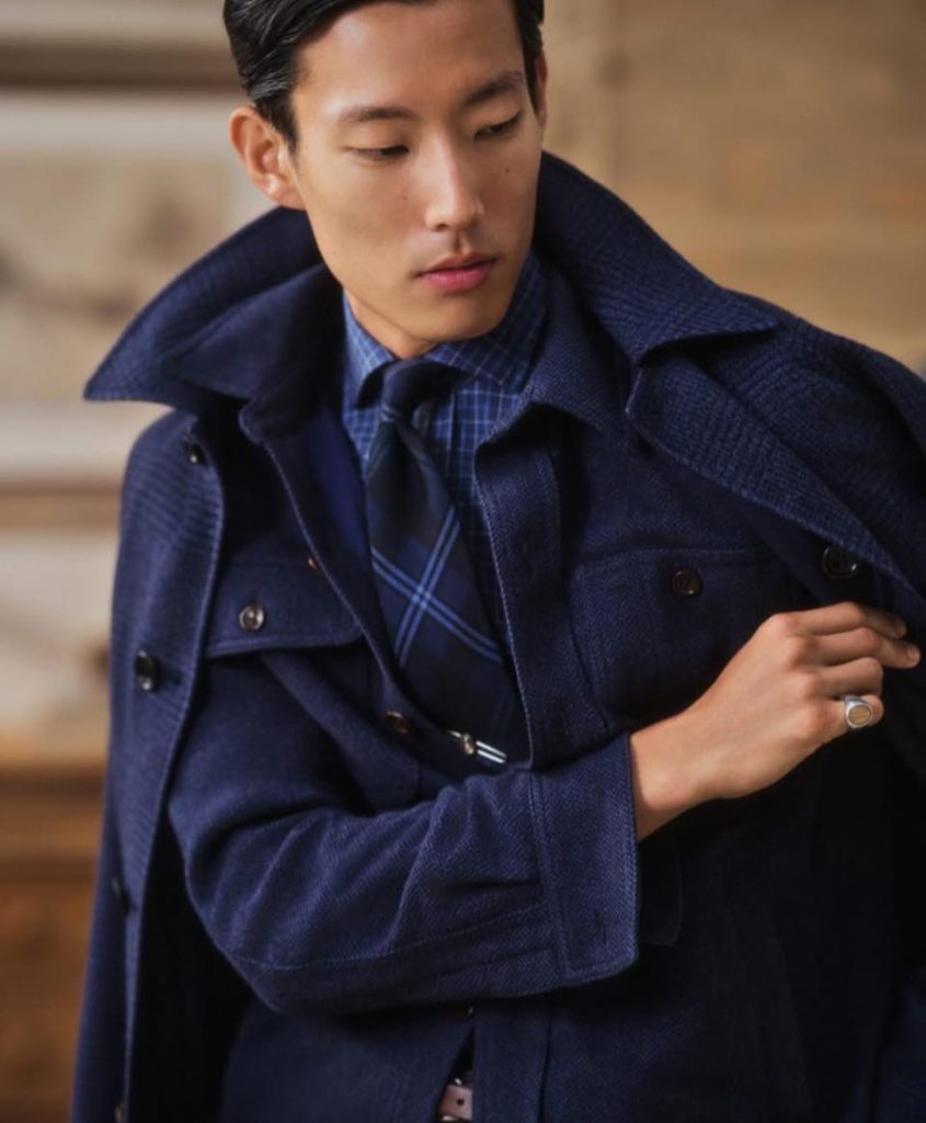 層疊之藍的成熟浪漫 Ralph Lauren 冬季美學的靜謐力量 層疊之藍的成熟浪漫 Ralph Lauren 冬季美學的靜謐力量