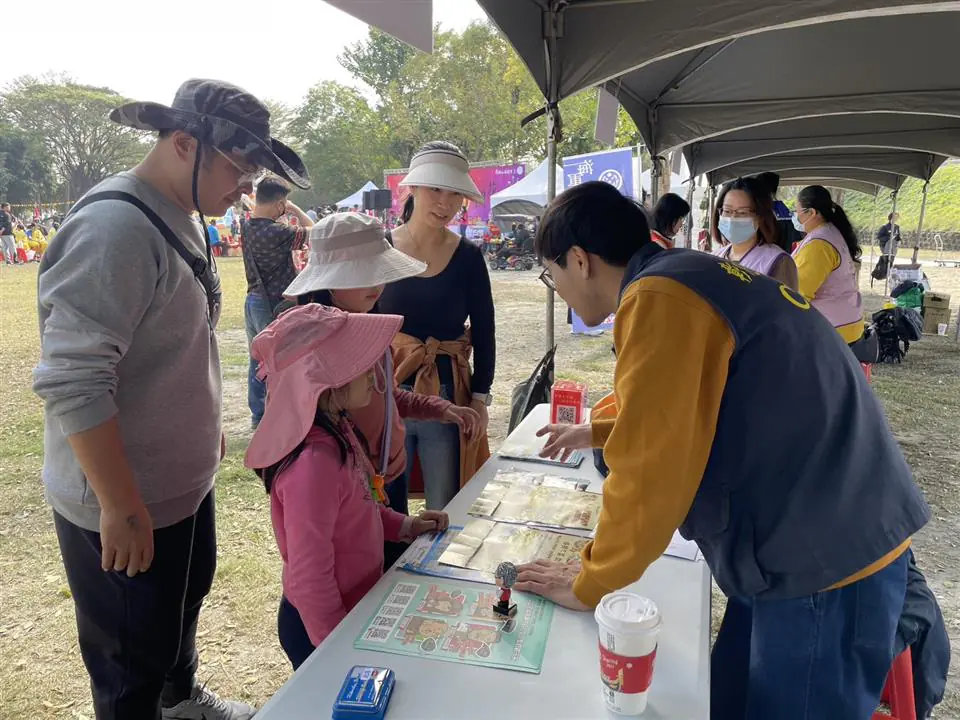 華山新春市集開張　北斗警也來參一咖!