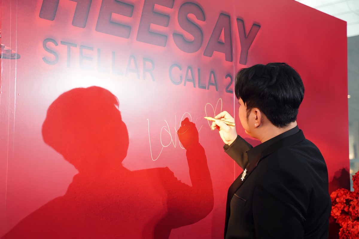 「魅力紳士」閃耀全場!HeeSay年度盛典落幕 創意主題再掀LGBTQ+社群互動熱潮 「魅力紳士」閃耀全場!HeeSay年度盛典落幕 創意主題再掀LGBTQ+社群互動熱潮