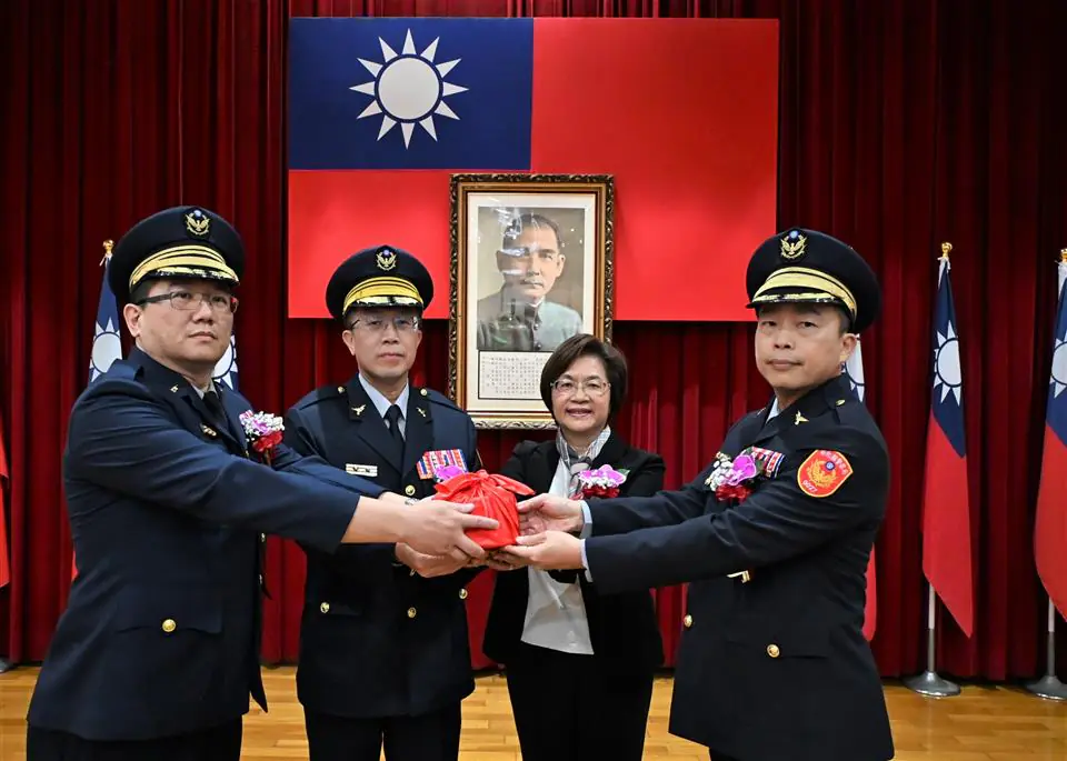 彰化縣警察局舉行彰化、鹿港、溪湖及芳苑分局卸、新任分局長聯合交接典禮 彰化縣警察局舉行彰化、鹿港、溪湖及芳苑分局卸、新任分局長聯合交接典禮