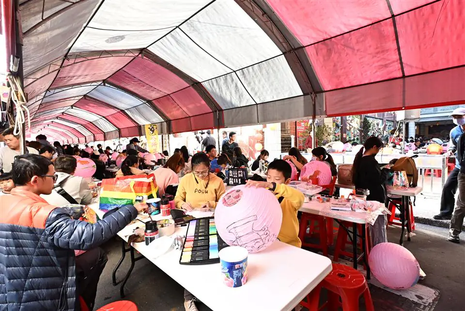 千人揮灑創意　北斗奠安宮媽祖盃全國花燈彩繪大賽熱鬧登場