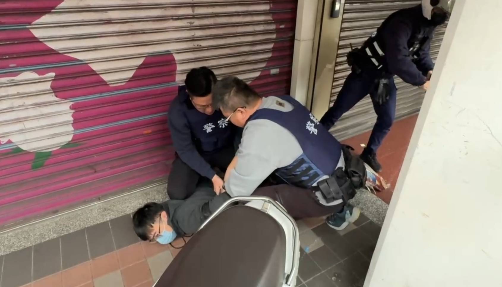 神將助陣!桃園警防搶演練創新登場 「行動劇」提升民眾防詐防搶警覺 神將助陣!桃園警防搶演練創新登場 「行動劇」提升民眾防詐防搶警覺