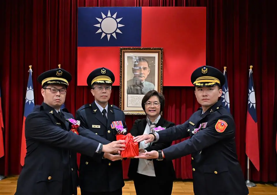 彰化縣警察局舉行彰化、鹿港、溪湖及芳苑分局卸、新任分局長聯合交接典禮 彰化縣警察局舉行彰化、鹿港、溪湖及芳苑分局卸、新任分局長聯合交接典禮