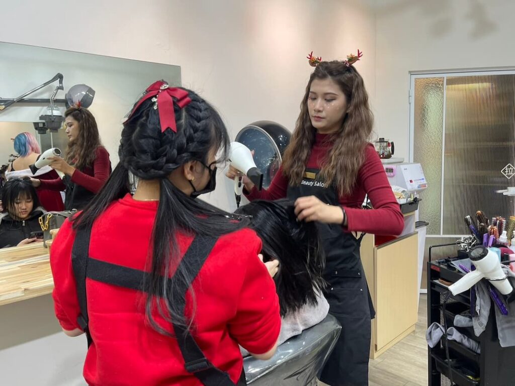 從造型效果到長期陪伴 美髮產業走向「髮型管家」新定位 從造型效果到長期陪伴 美髮產業走向「髮型管家」新定位