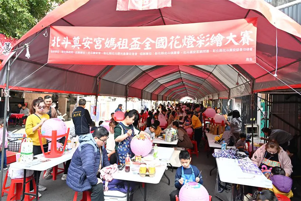 千人揮灑創意　北斗奠安宮媽祖盃全國花燈彩繪大賽熱鬧登場
