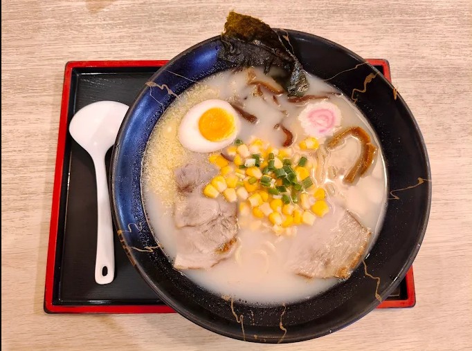 從台灣小吃到日式拉麵 二十年職人經驗打造「六角工房」原湯冷凍料理包