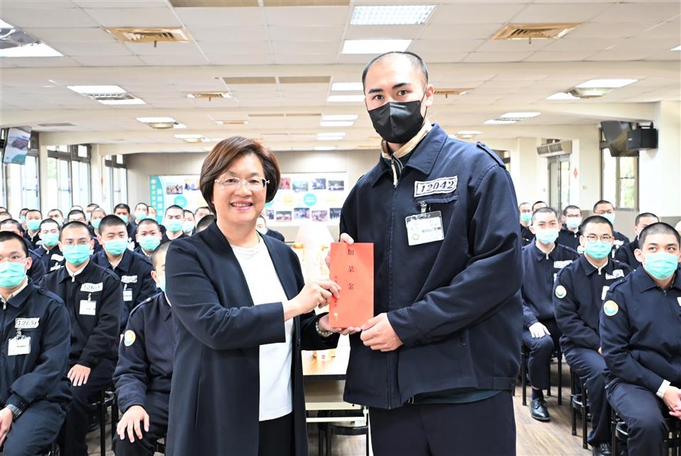 台中成功嶺探視彰化子弟兵　盼立定志向　冶煉身心