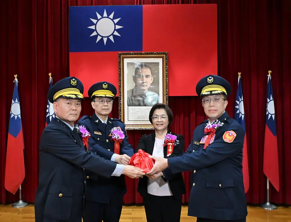 彰化縣警察局舉行卸任、新任局長　交接典禮