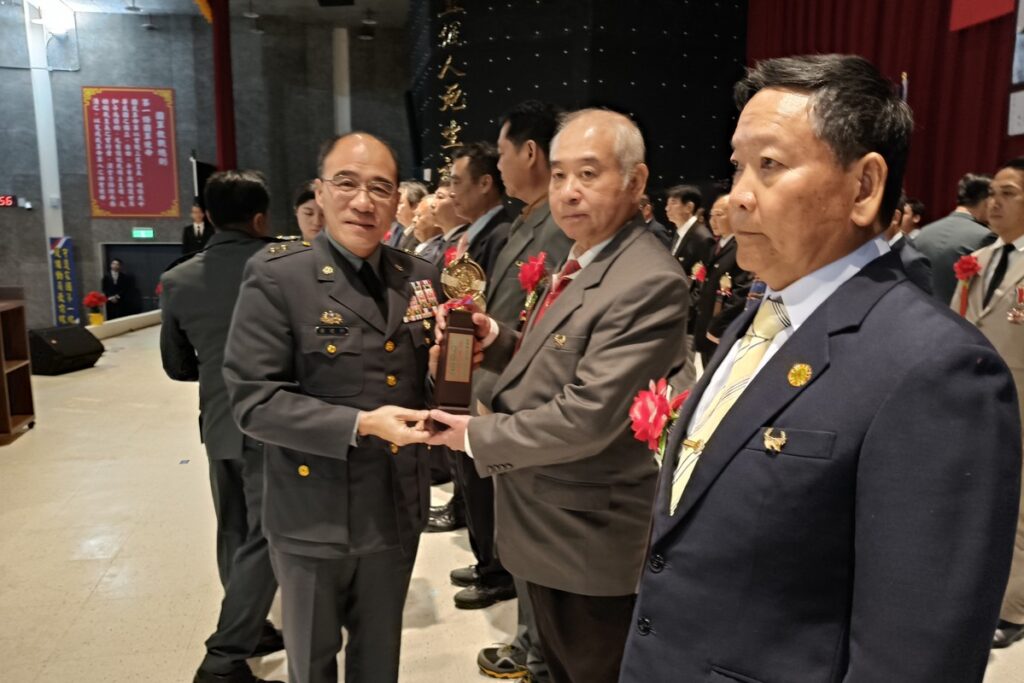 屏東縣後備表揚晉任與傑出幹部 周春米出席肯定