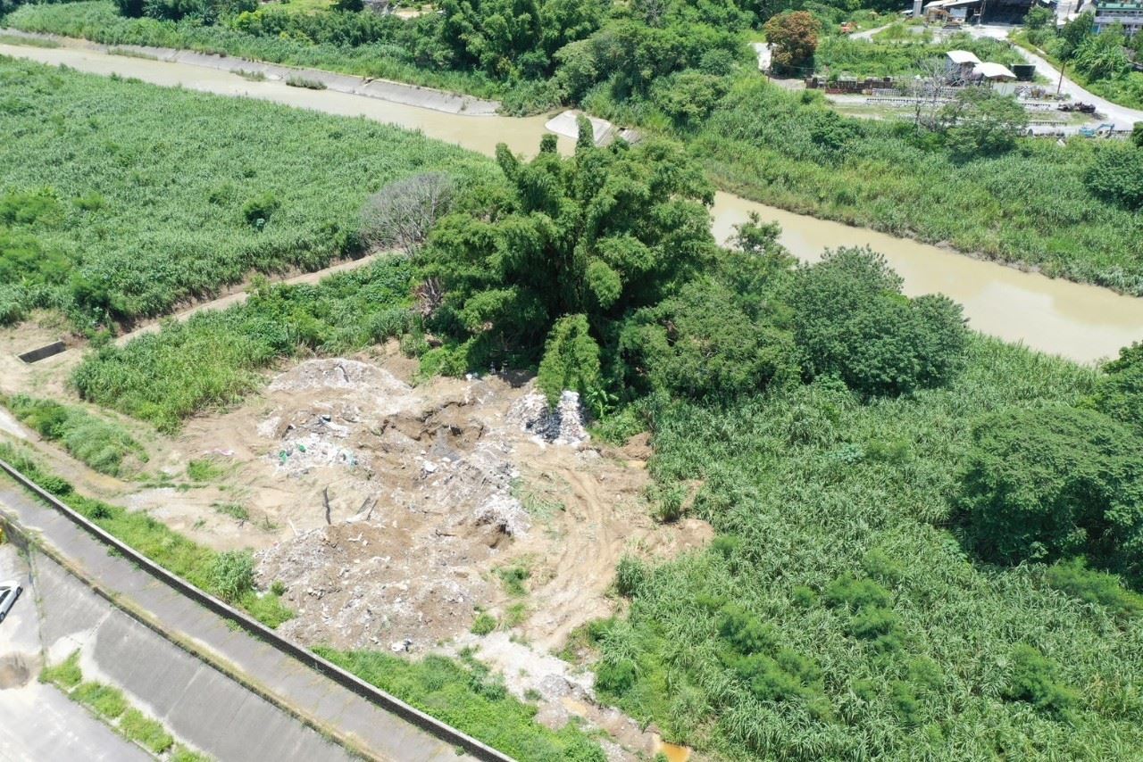 嘉義縣環保局跨域聯防 科技執法共同破獲跨縣市非法棄置集團 嘉義縣環保局跨域聯防 科技執法共同破獲跨縣市非法棄置集團