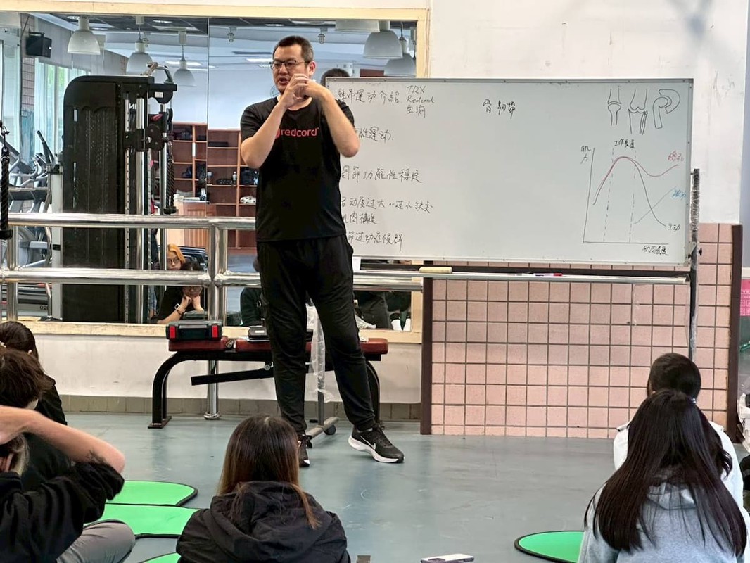 久坐姿勢不良成常態 紅繩懸吊系統解析新治療思維 久坐姿勢不良成常態 紅繩懸吊系統解析新治療思維