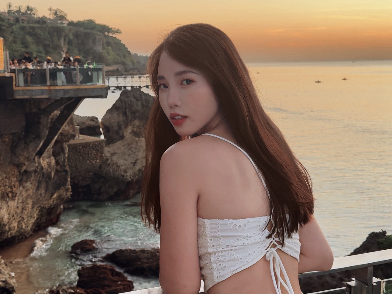 「咪妃KIDS」PODCAST節目 兒童台幕後實境秀大爆料! 咪妃去年業配大爆發,還受邀到日本騎重機,赴泰國、峇里島出遊。(圖/咪妃KIDS 提供)