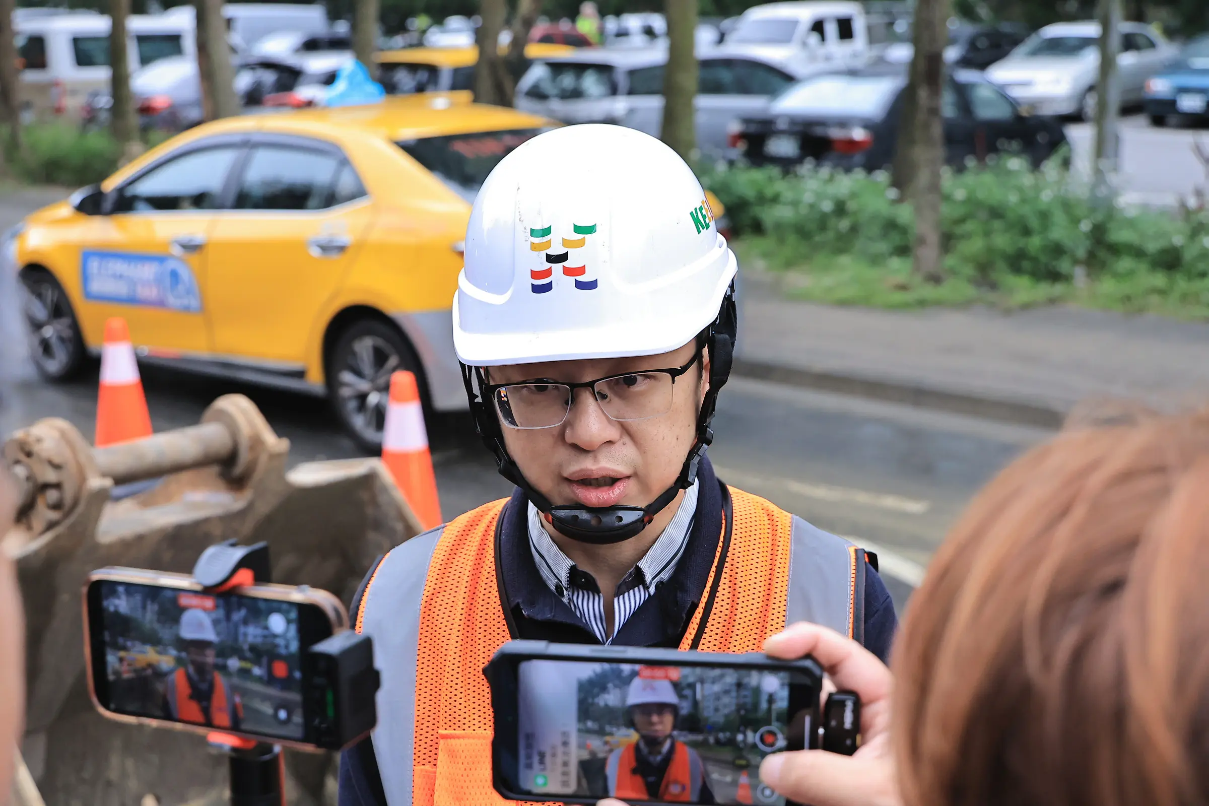 基隆麥金路自來水幹管爆裂 謝國樑到場要求全力搶修、恢復供水 基隆麥金路自來水幹管爆裂 謝國樑到場要求全力搶修、恢復供水