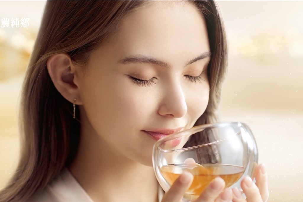 昆凌代言農純鄉滴雞精 溫柔撐起全家日常 昆凌代言農純鄉滴雞精 溫柔撐起全家日常