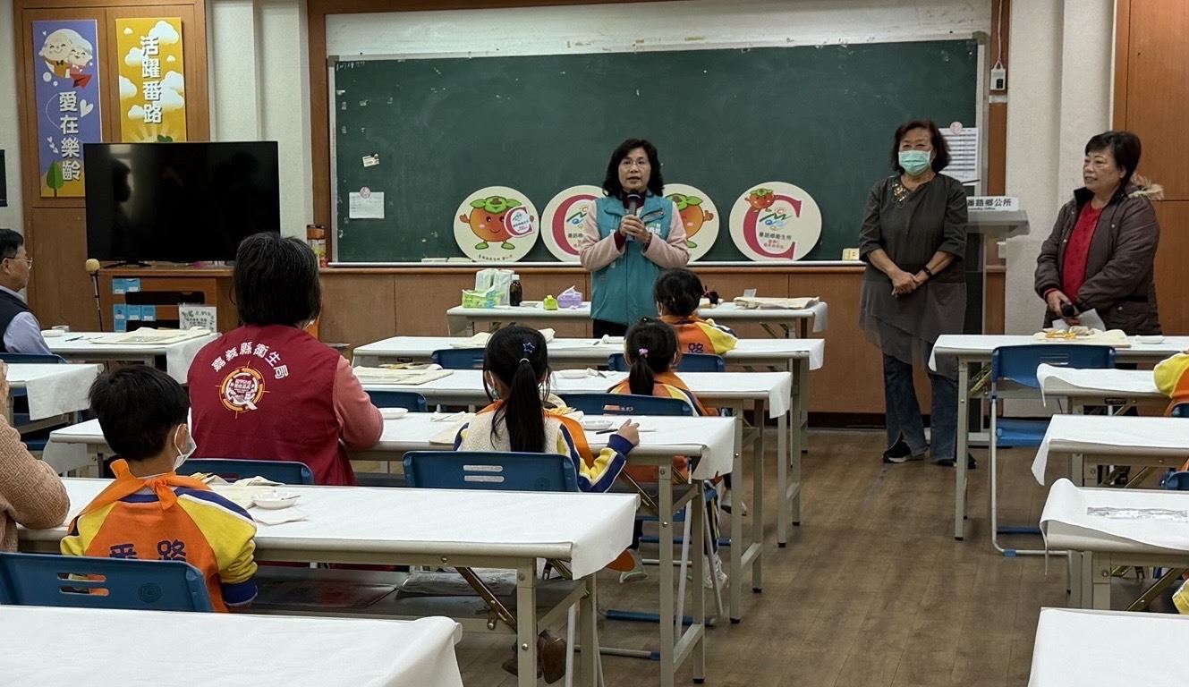柿子染出番路美學　醫事C據點推動長幼共學　溫暖登場