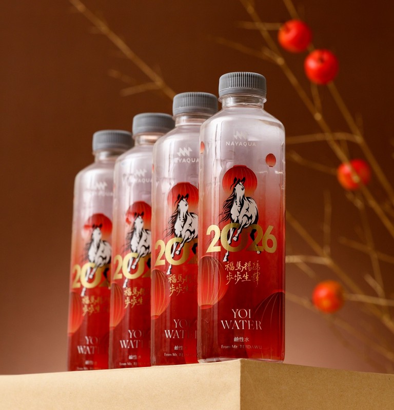 開運囤水也能抽黃金!YOI WATER鹼性水馬年限定 momo獨家登場 開運囤水也能抽黃金!YOI WATER鹼性水馬年限定 momo獨家登場