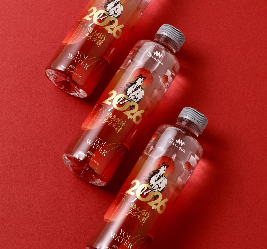 開運囤水也能抽黃金!YOI WATER鹼性水馬年限定 momo獨家登場 開運囤水也能抽黃金!YOI WATER鹼性水馬年限定 momo獨家登場