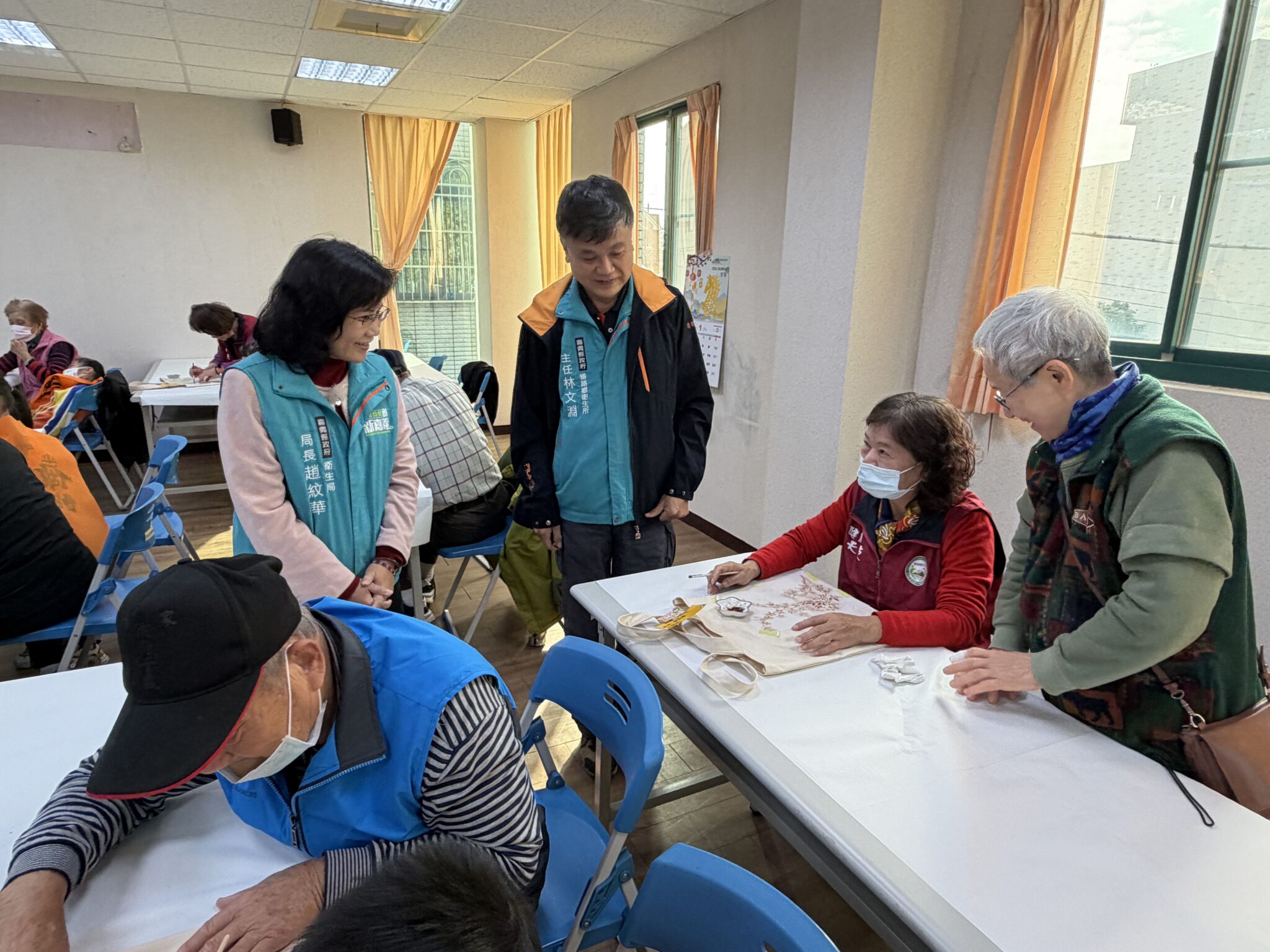 柿子染出番路美學　醫事C據點推動長幼共學　溫暖登場